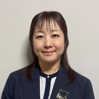 塩野崎 淳子